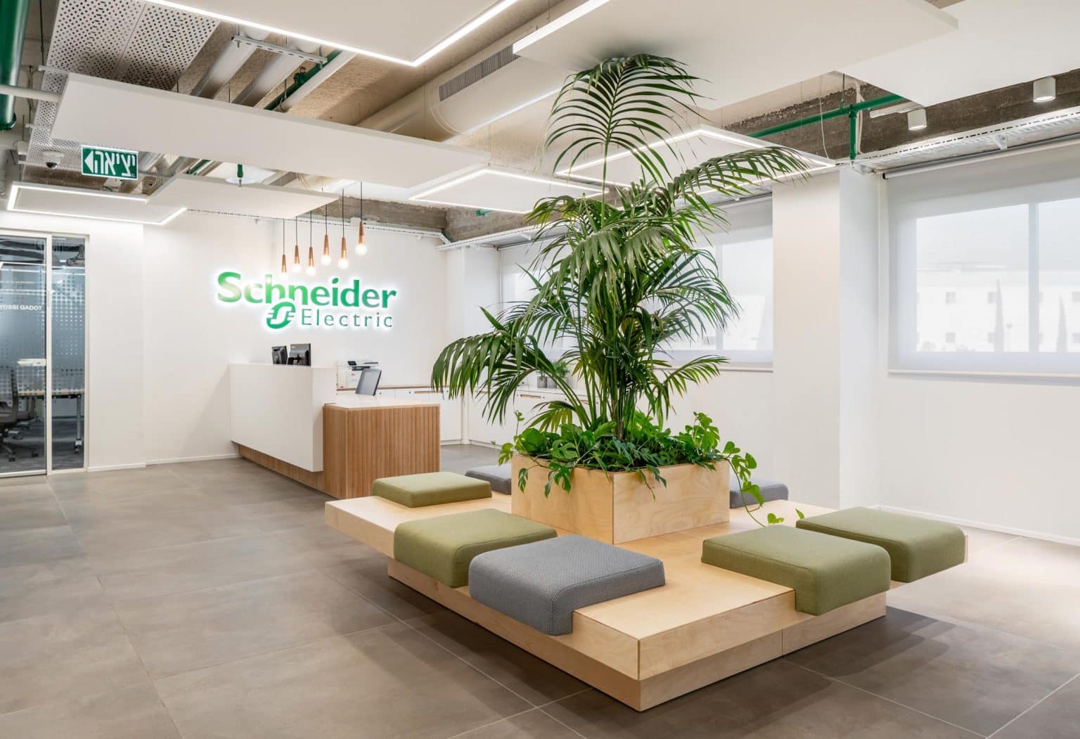 Peled-Studios---schneider-electric_-410-HDR